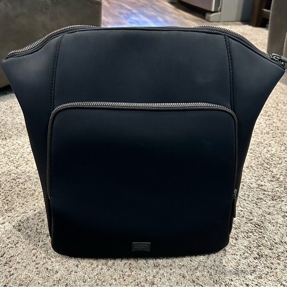 Freshly Picked OG Seoul Backpack in Black - Picture 2 of 6